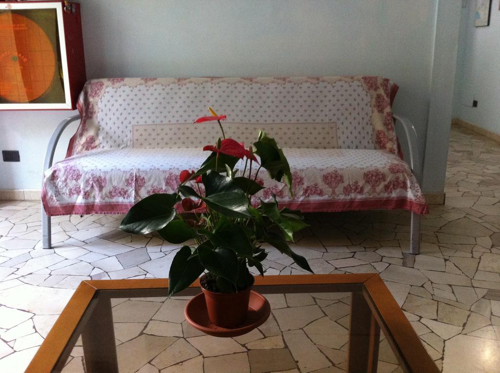Hotel Mira Varese Bagian luar foto
