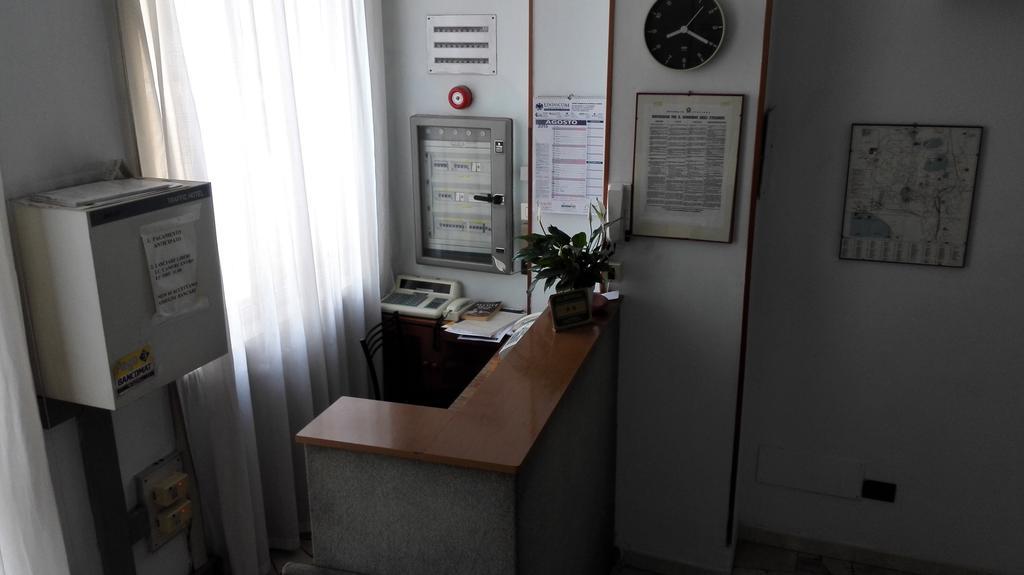Hotel Mira Varese Bagian luar foto