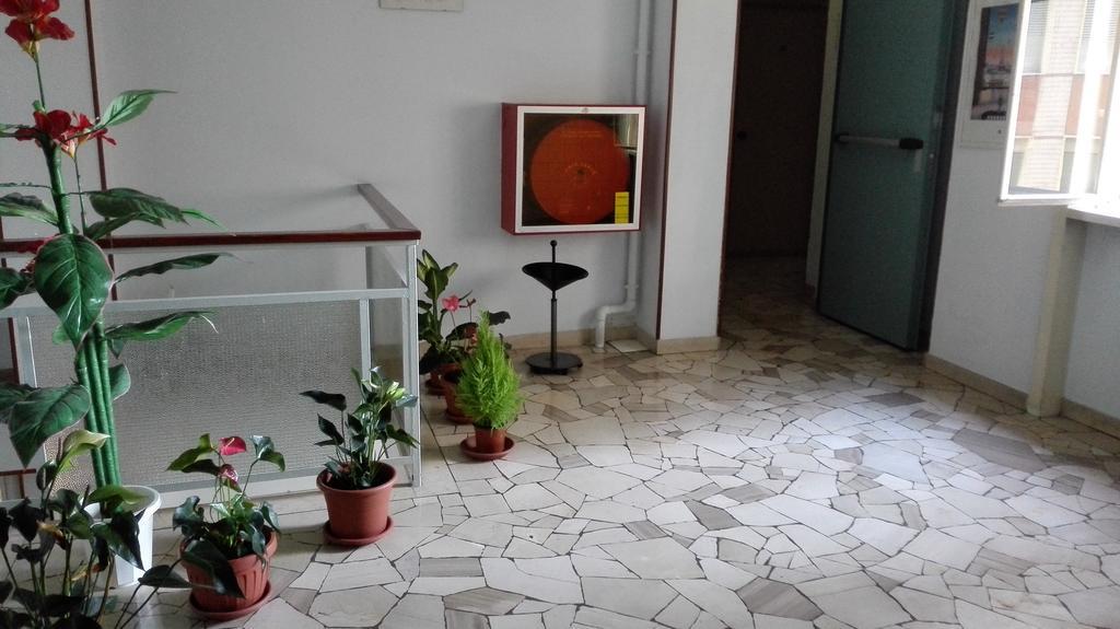 Hotel Mira Varese Bagian luar foto