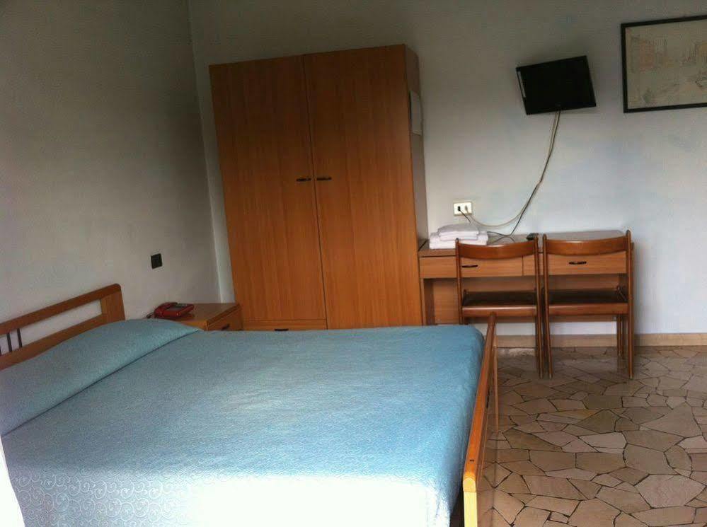 Hotel Mira Varese Bagian luar foto